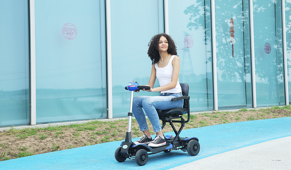 Мобильный скутер FDB01