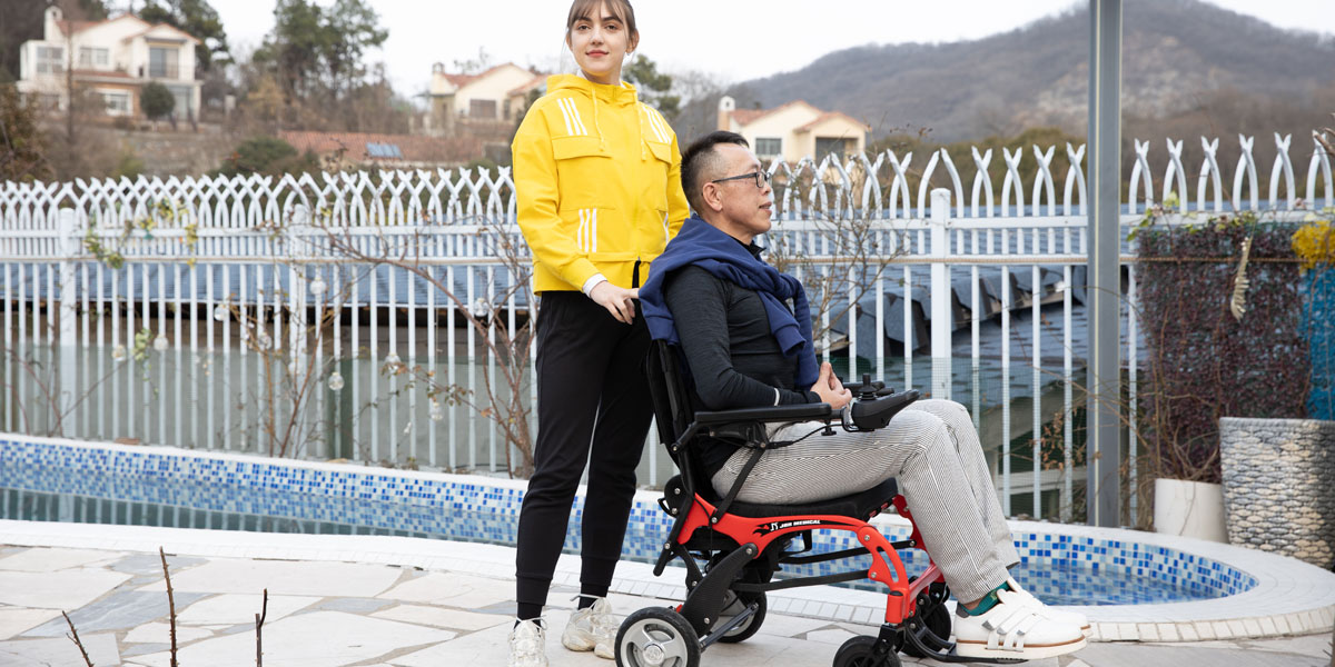 Силовая инвалидная коляска